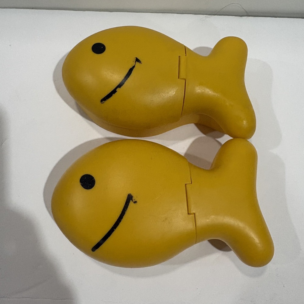 Vtg Goldfish Cracker Holder 5 1/2" Snack Container Set Fish Pepperidge Farm 1999